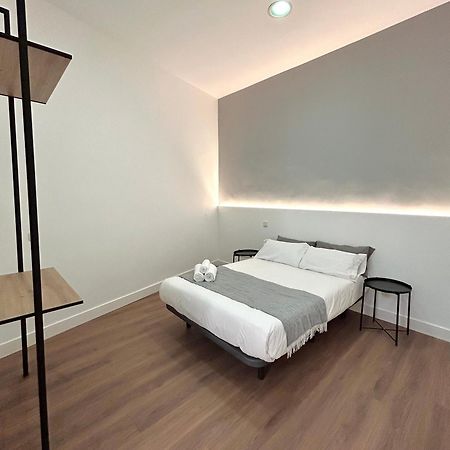 H21 Rooms Мадрид Екстериор снимка