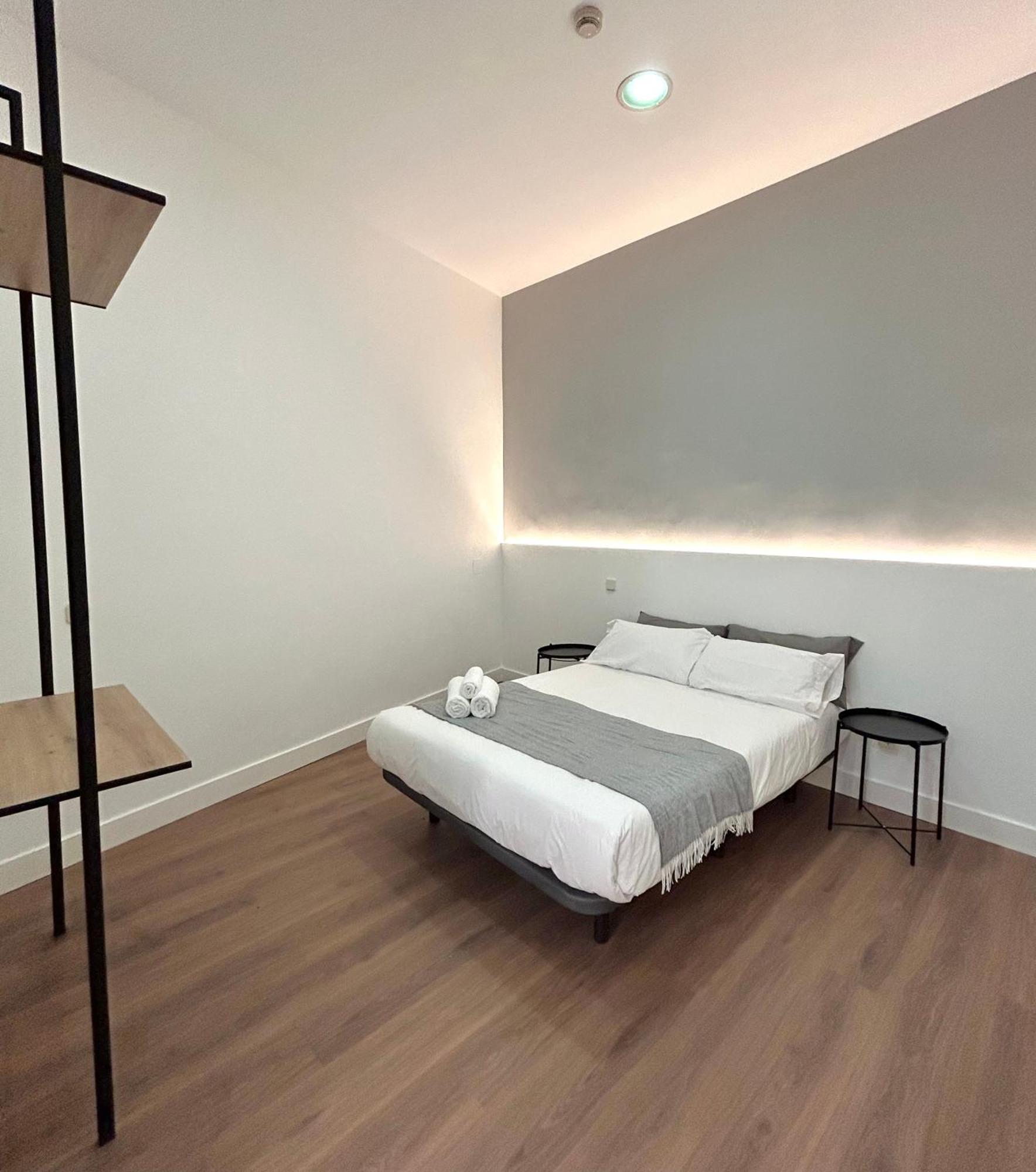 H21 Rooms Мадрид Екстериор снимка