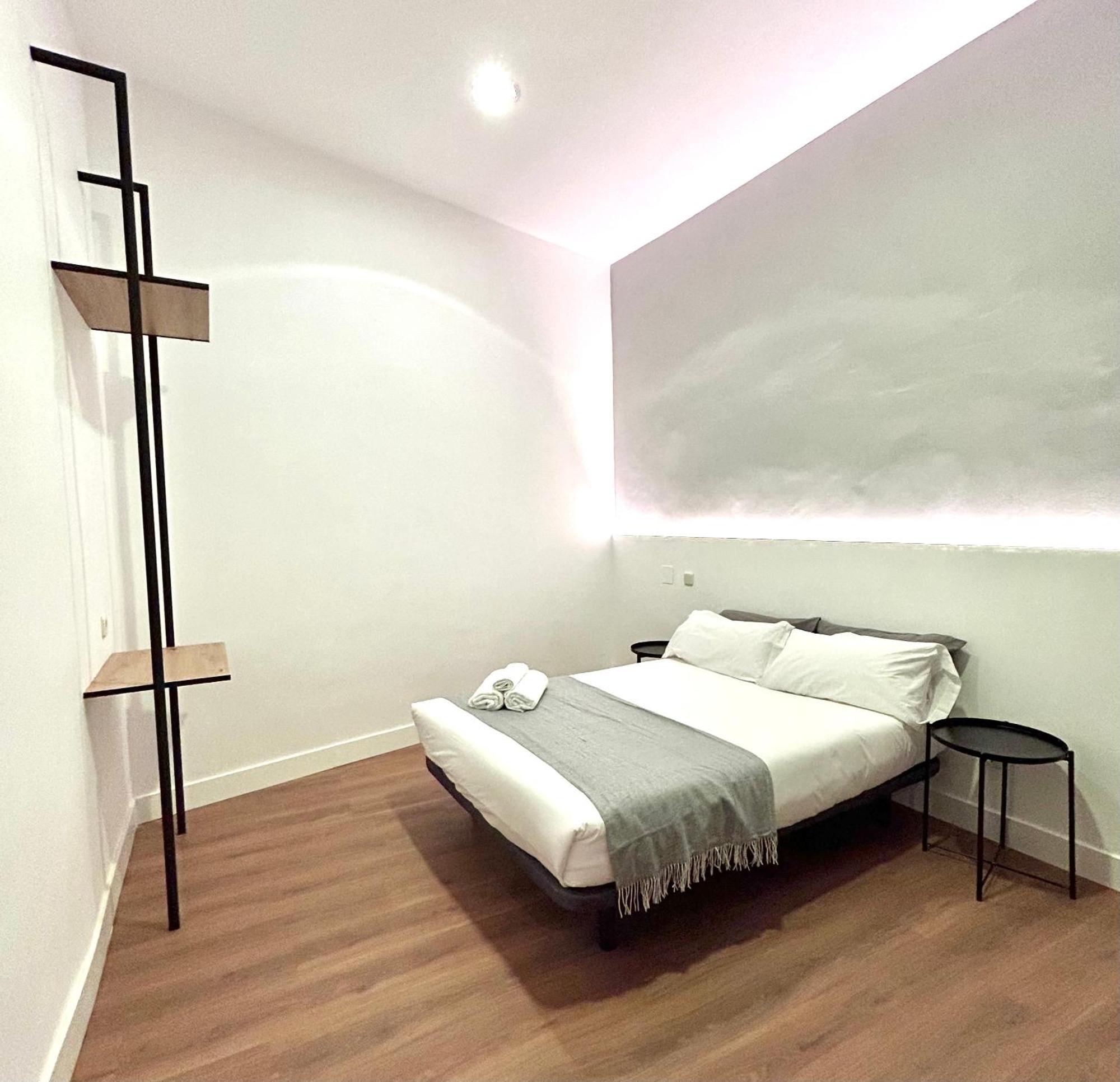 H21 Rooms Мадрид Екстериор снимка